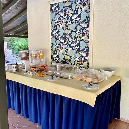 Eden מלון דירות