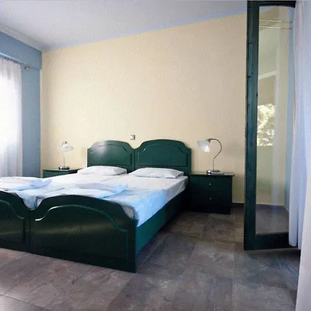 Eden מלון דירות 3*